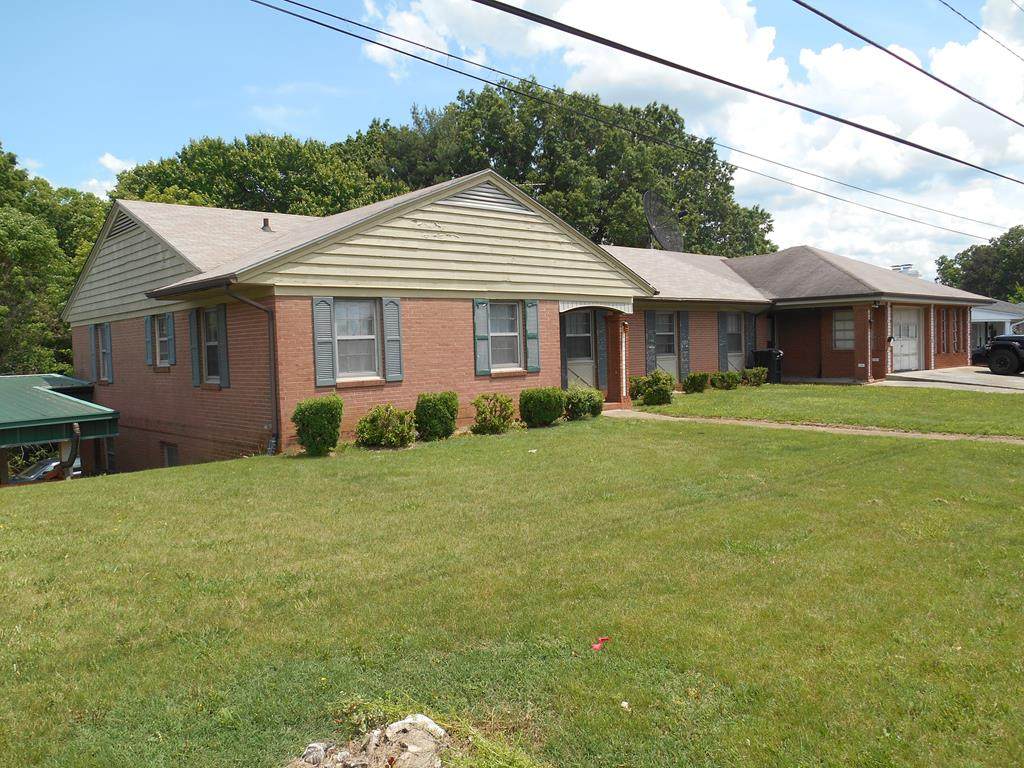 3004 N Main St - Photo 1