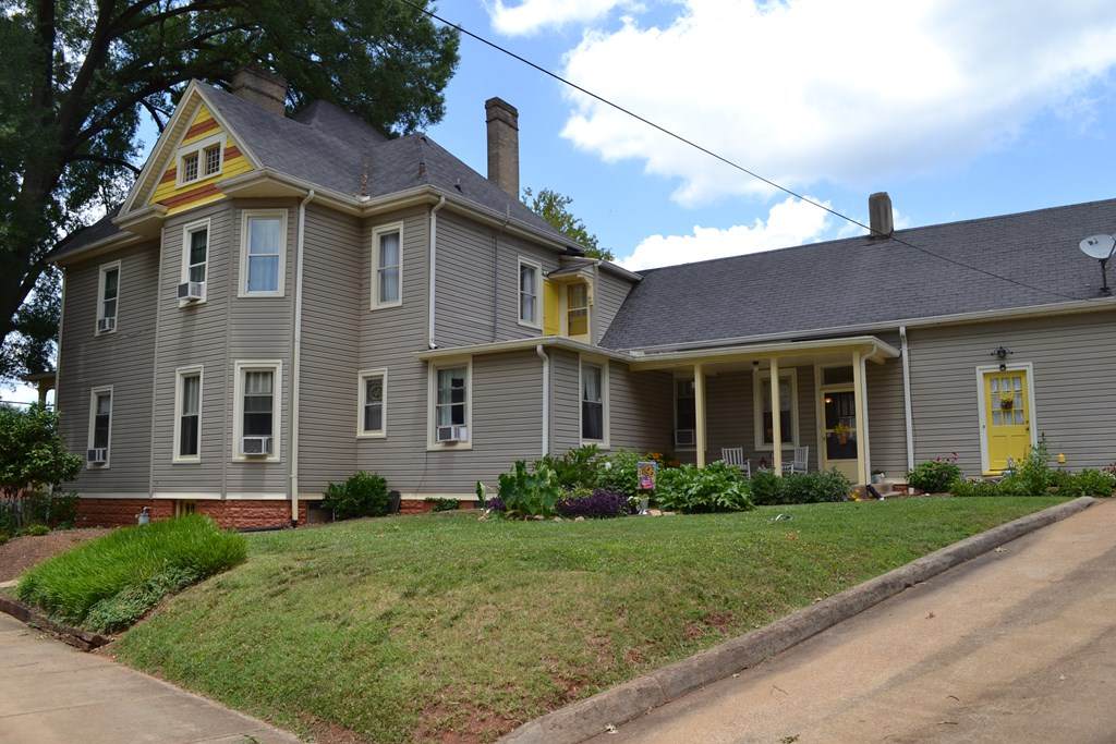 411 W Main St, Danville, VA 24541 (MLS 65065) Elizabeth Ware Realtors