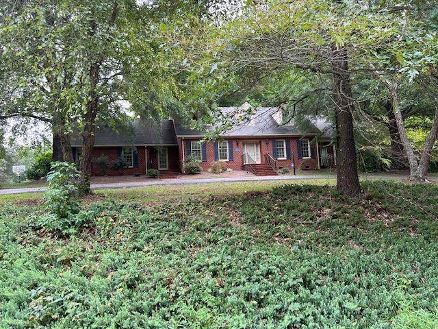 211 Laurel Woods Dr - Photo 1