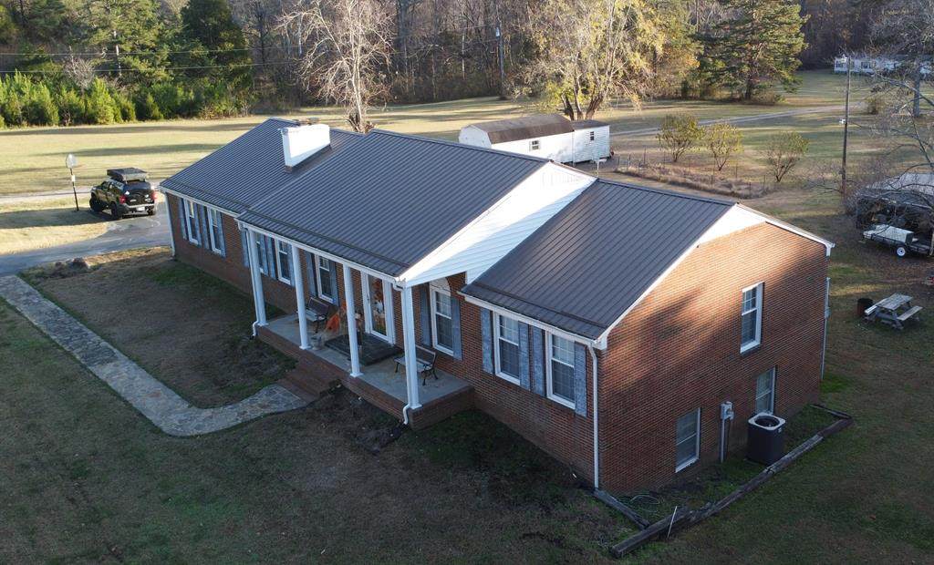 1380 Countryside Dr - Photo 1