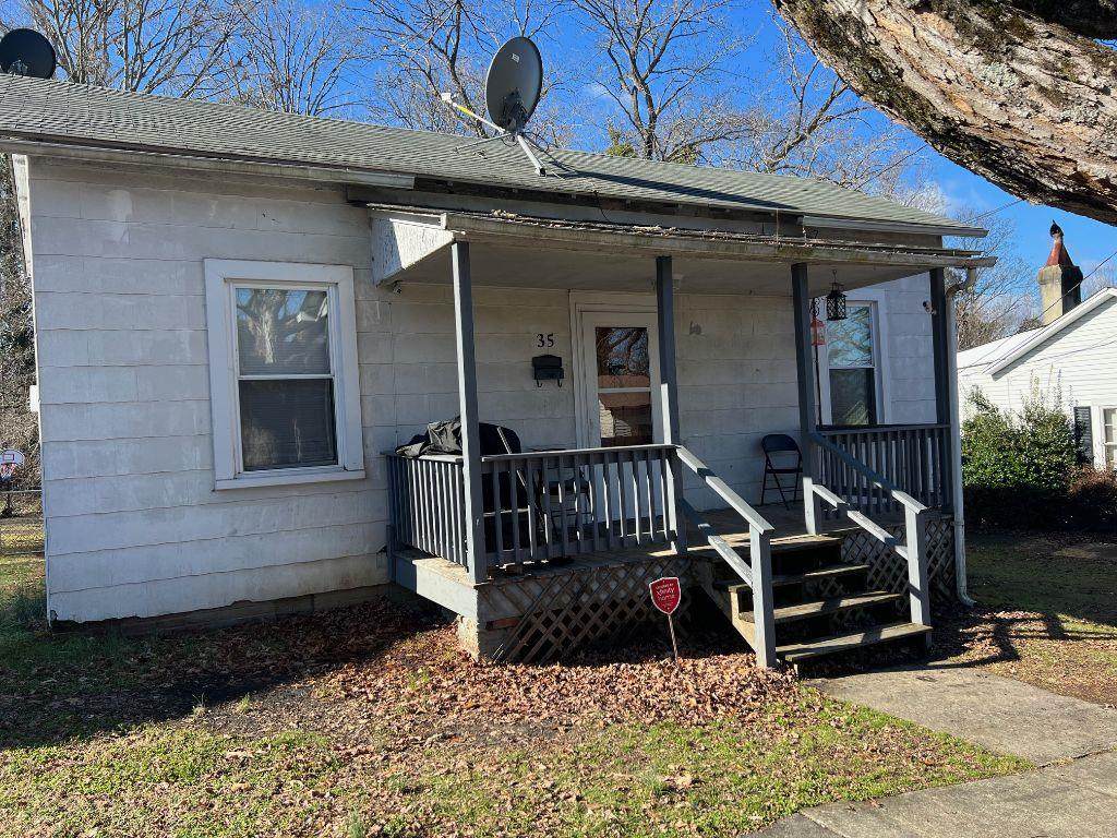 35 Oak Ridge Ave - Photo 1