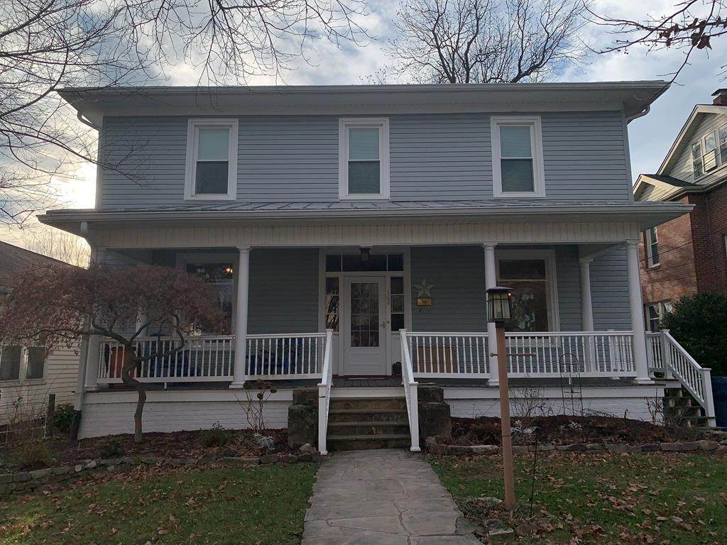 162 College Ave - Photo 1