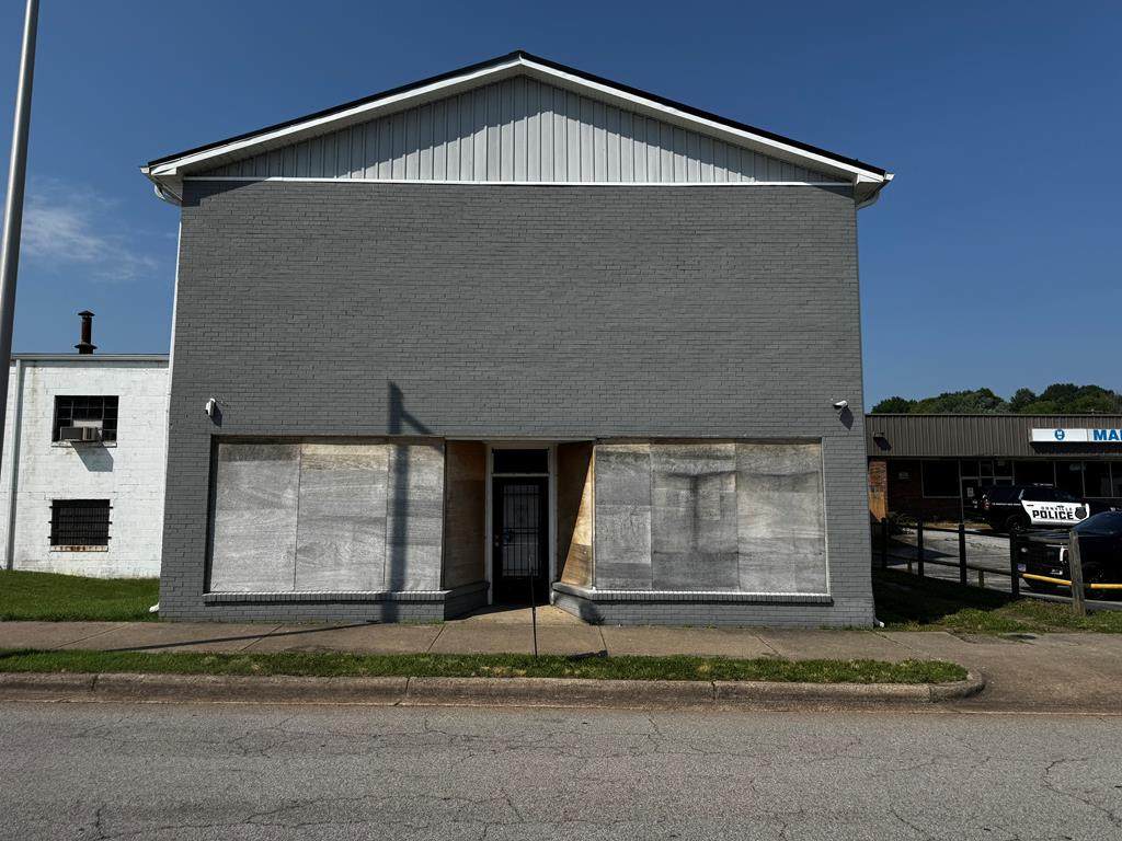 413 Memorial Dr - Photo 1