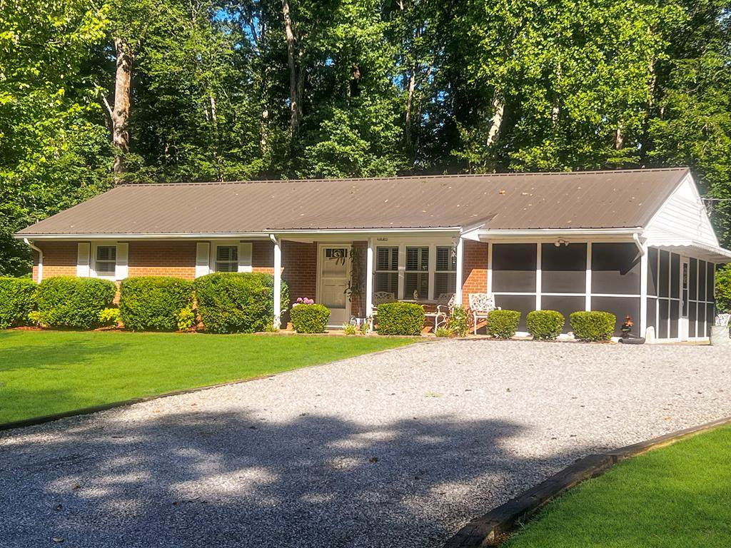 1080 Linden Ln - Photo 1
