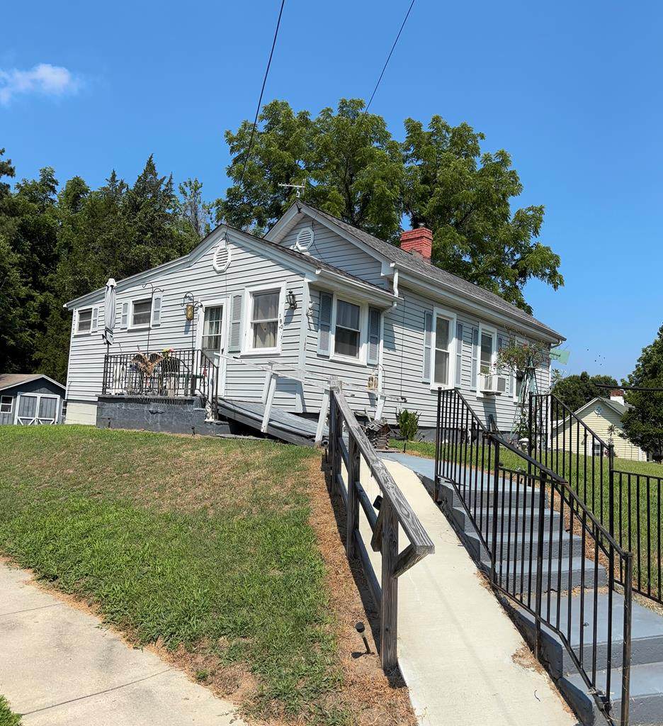 180 Wood Ave - Photo 1