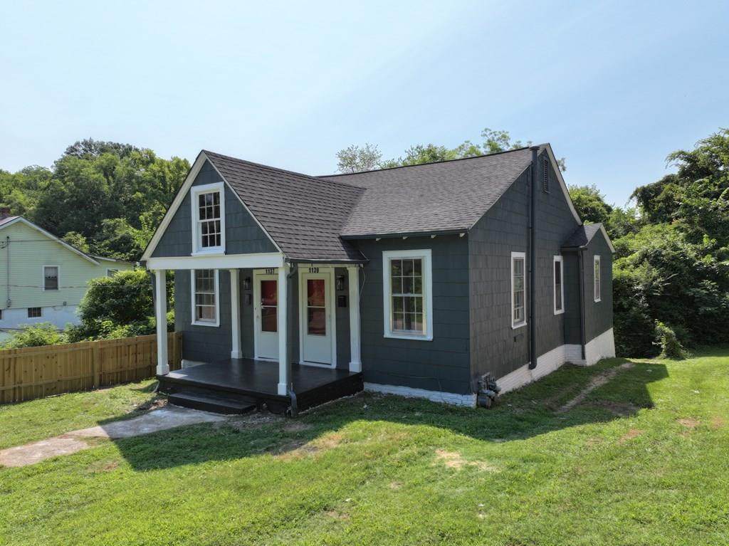 1137 Paxton St - Photo 1