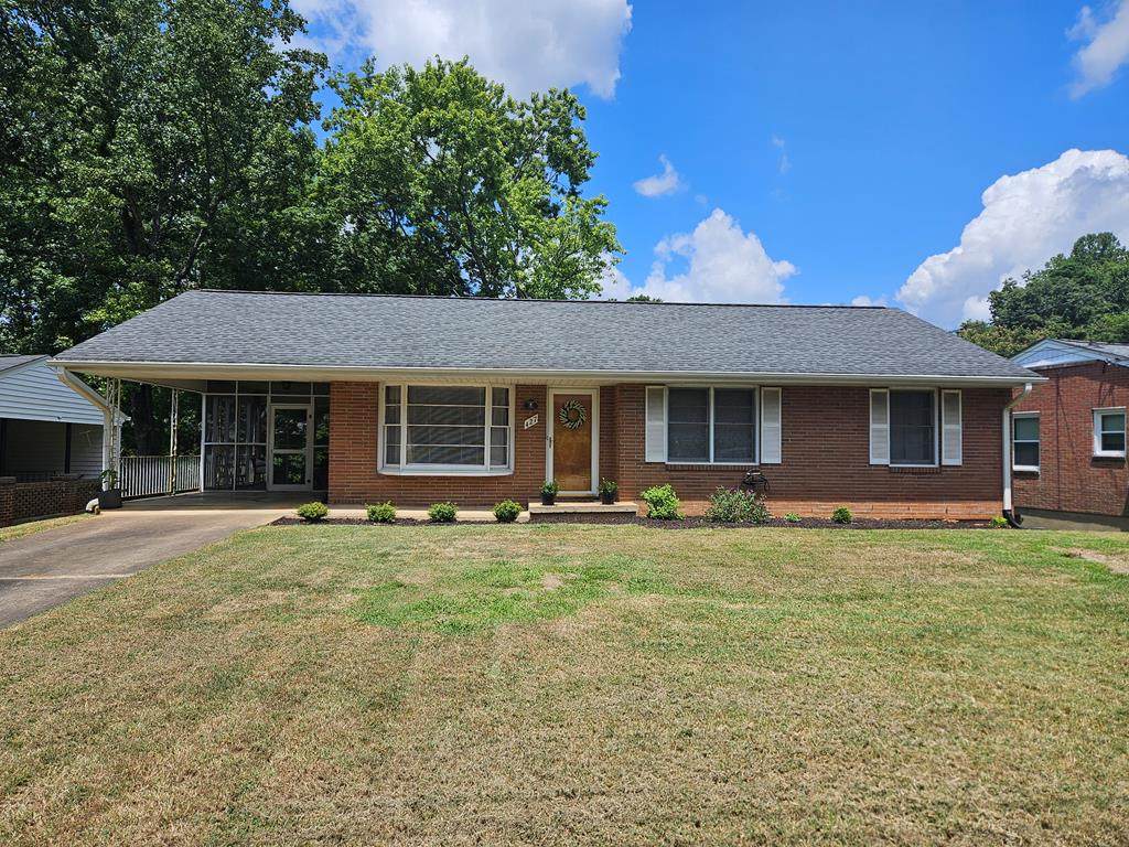427 Granville Dr - Photo 1