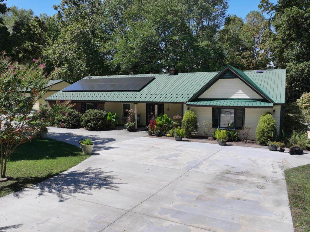 458 Deerwood Dr - Photo 1