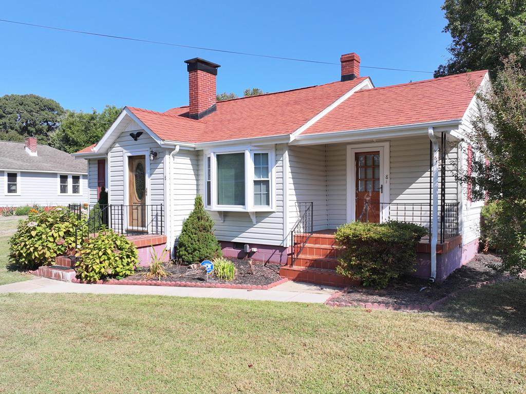 8 Holcomb St - Photo 1