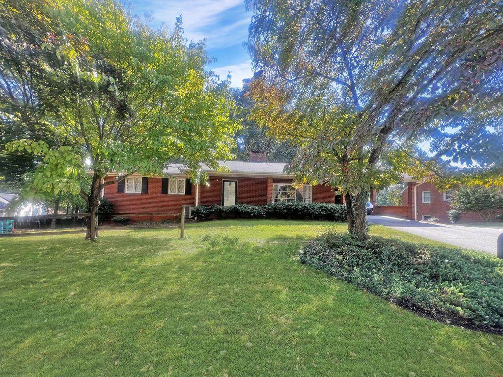 324 Cathy Dr - Photo 1