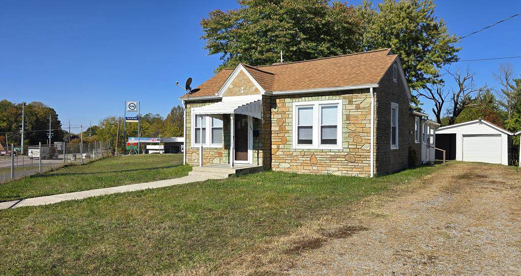 105 Eastwood Dr - Photo 1