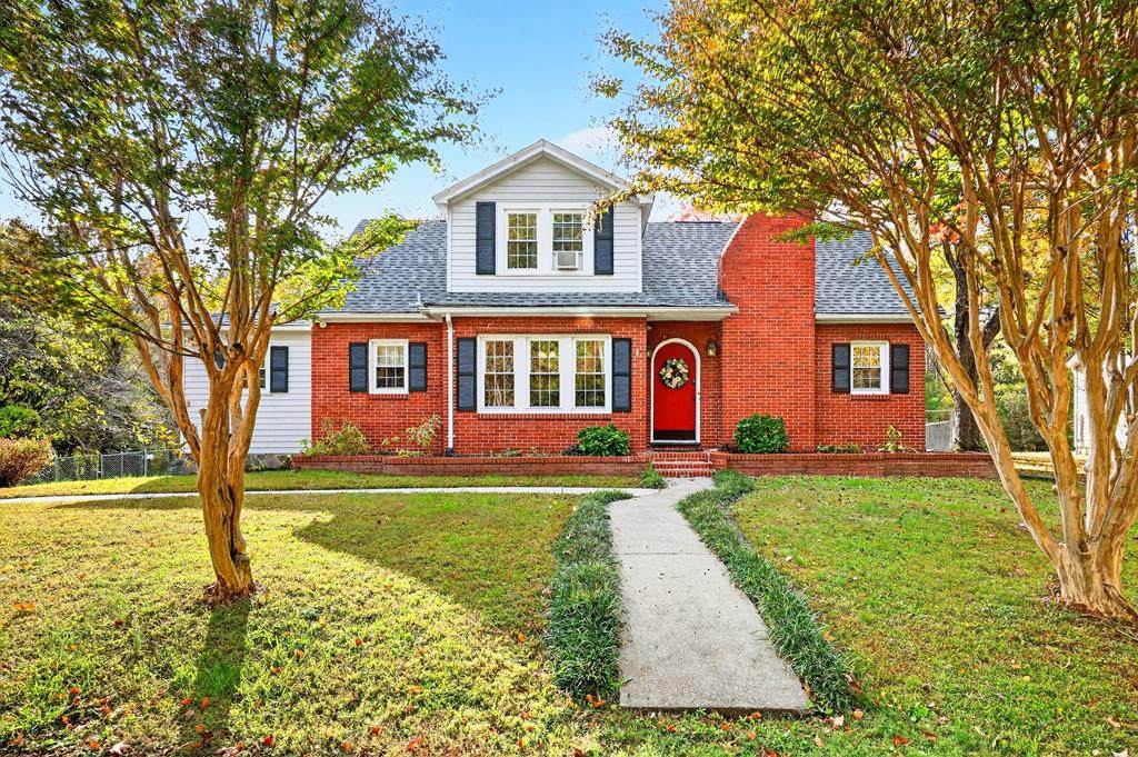 233 Parsons St - Photo 1