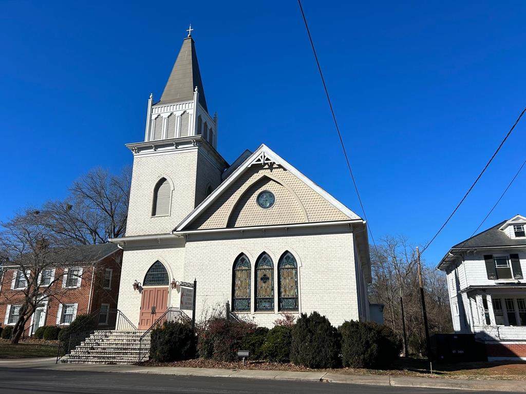 136 N Main St - Photo 1