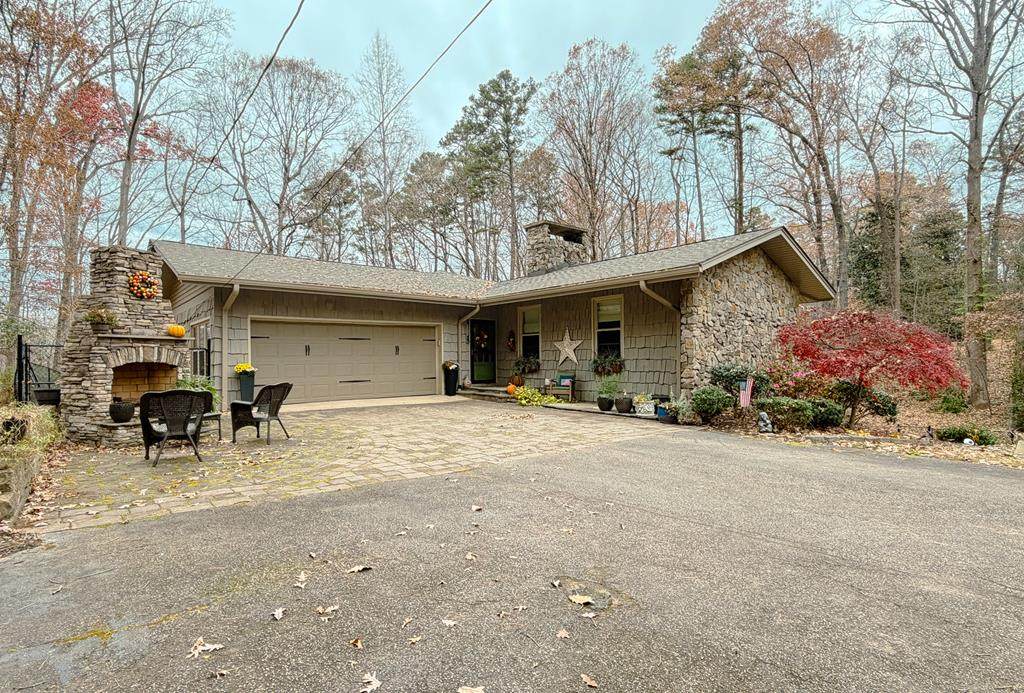 325 Country Club Dr - Photo 1