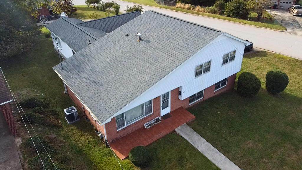 541 Holbrook St - Photo 1