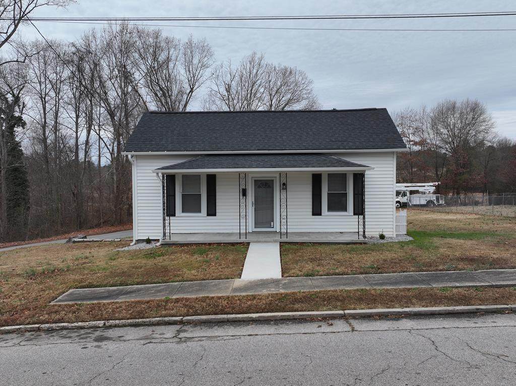 142 Stokesland Ave - Photo 1