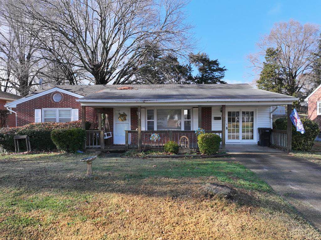 212 Westview Dr - Photo 1