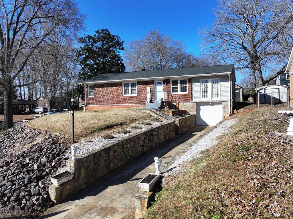 126 Bel Aire Dr - Photo 1