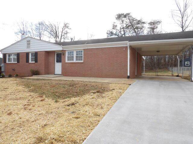 440 Lakeside Dr - Photo 1