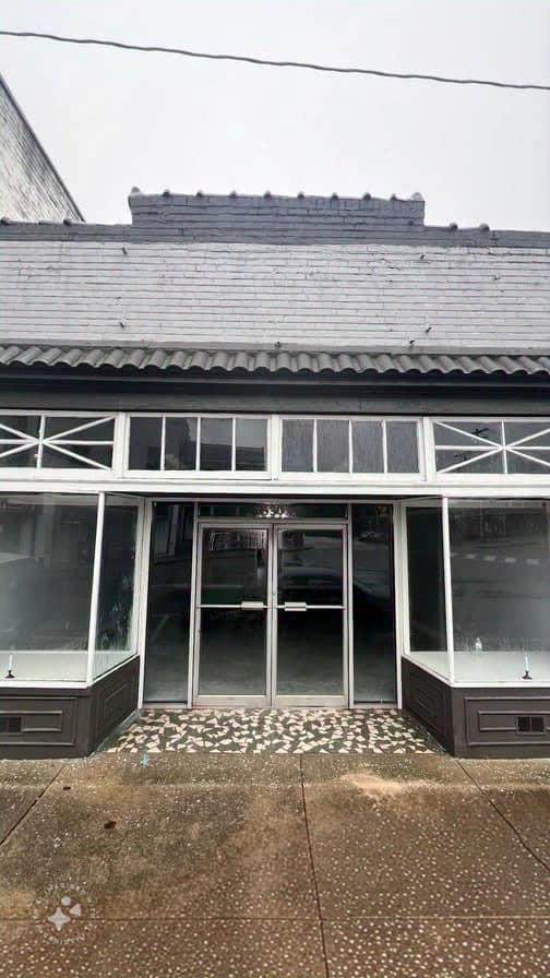 630 N Main St - Photo 1