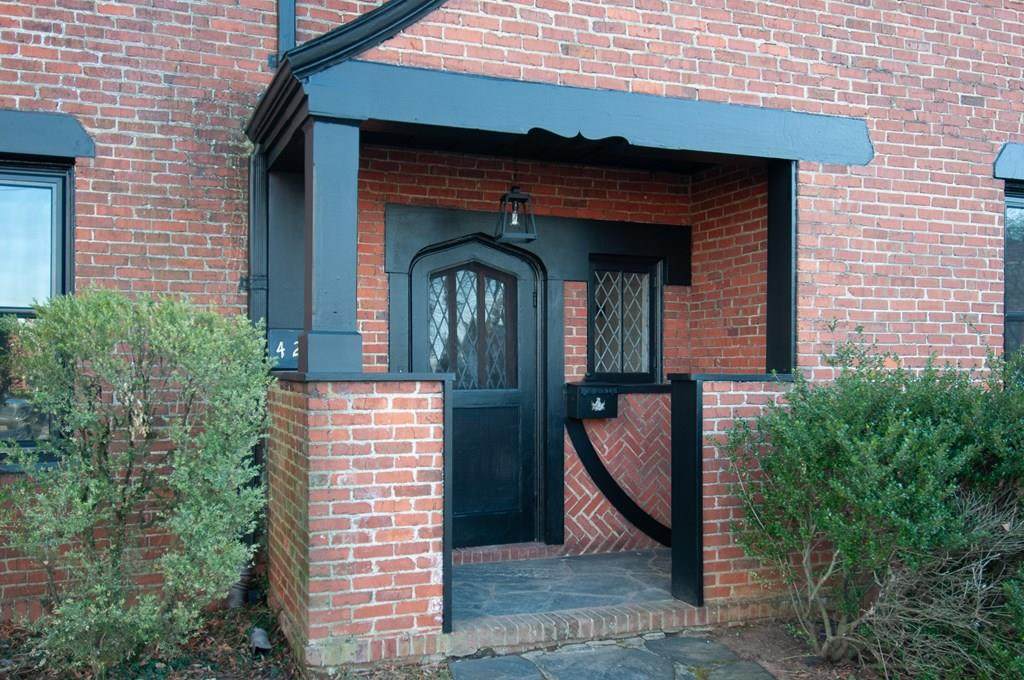 421 West Main St - Photo 1