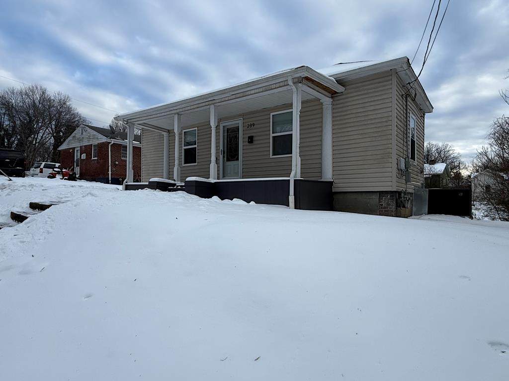 209 Walnut St - Photo 1