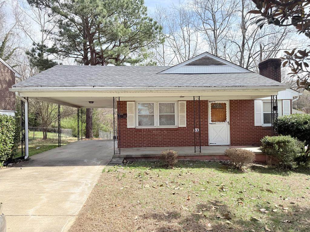 202 Englewood Ln - Photo 1