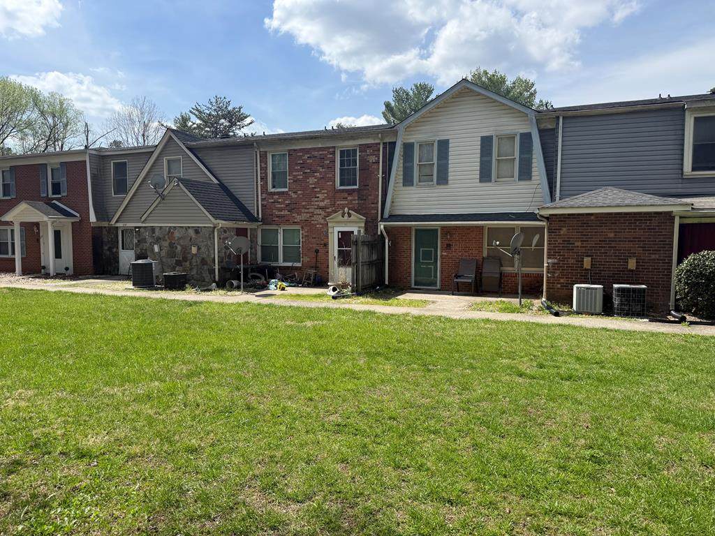 382 Seminole Trl - Photo 1