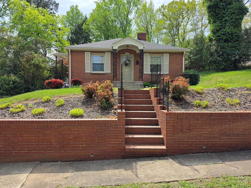 1031 Lanier Ave - Photo 1