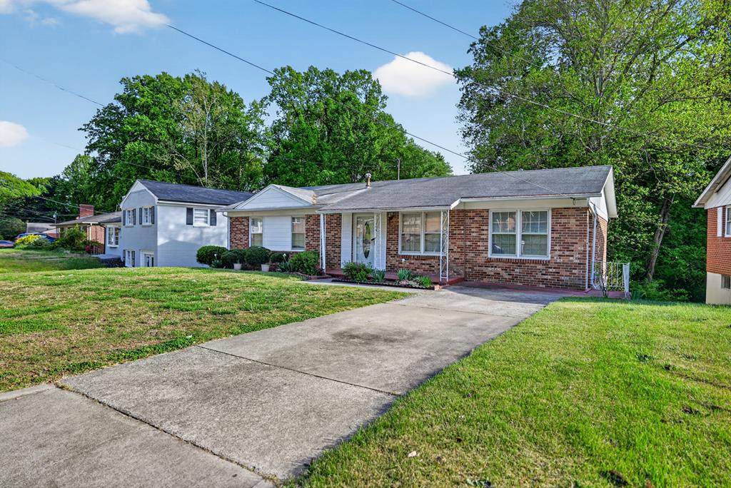 144 Fairlawn Dr - Photo 1