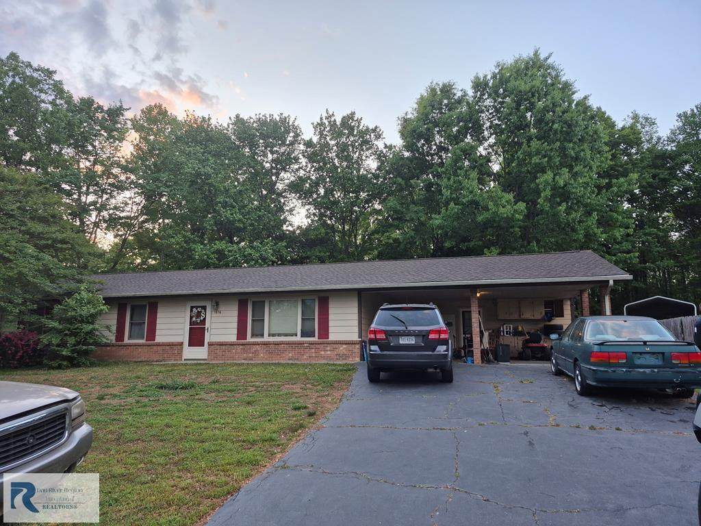 1616 Maple Dr - Photo 1