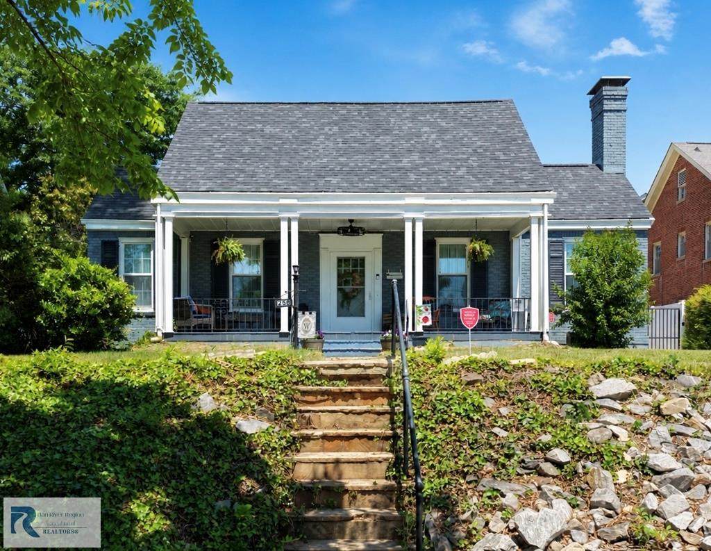 258 W Main St - Photo 1