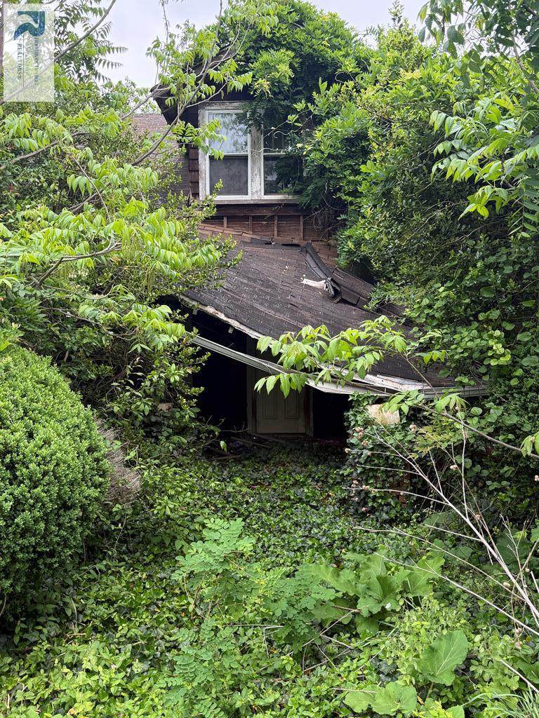 709 S Main St - Photo 1