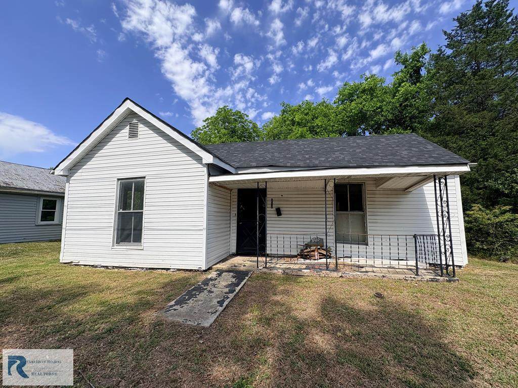 213 Mabin St - Photo 1