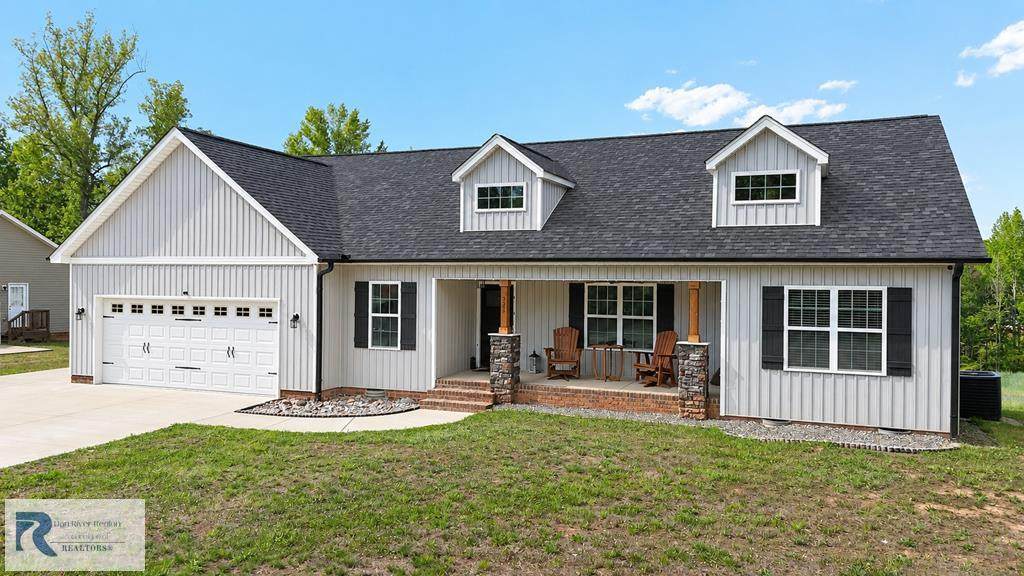 338 Price St - Photo 1