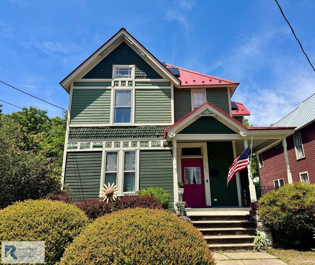 830 Green St - Photo 1