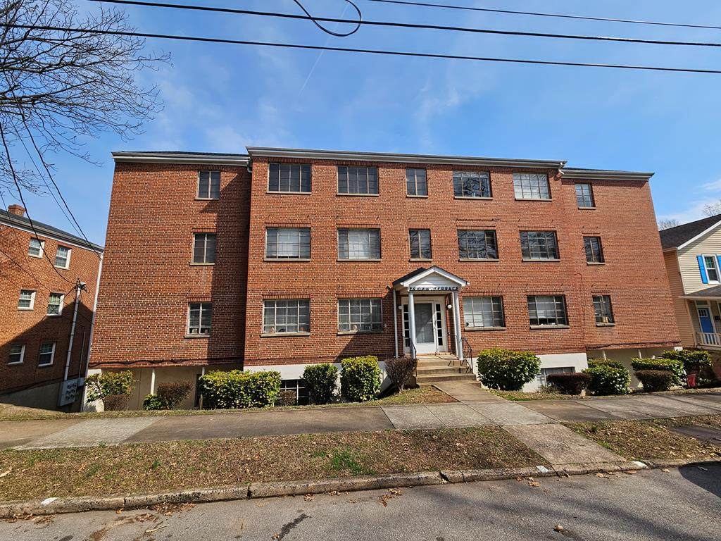 101 Marshall Ter - Photo 1