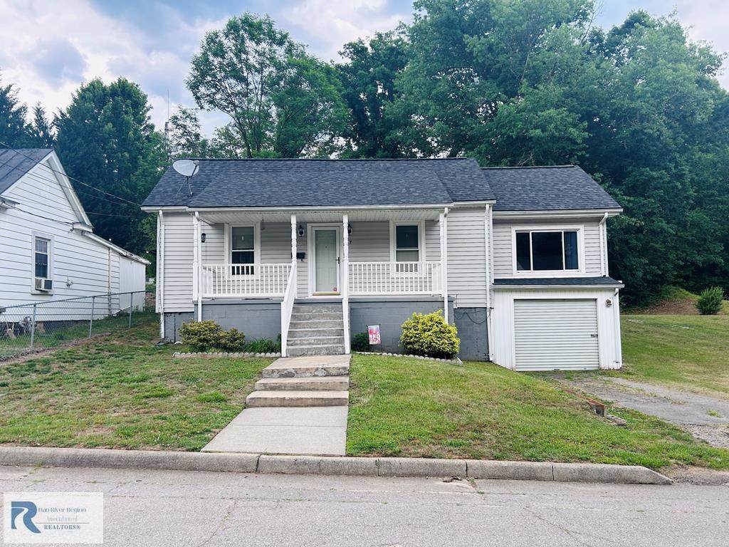7 London Dr - Photo 1
