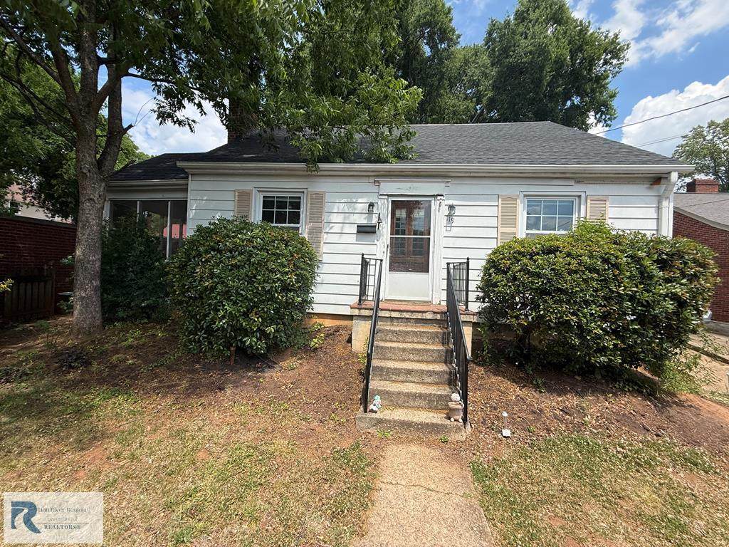 119 Westhampton Ave - Photo 1