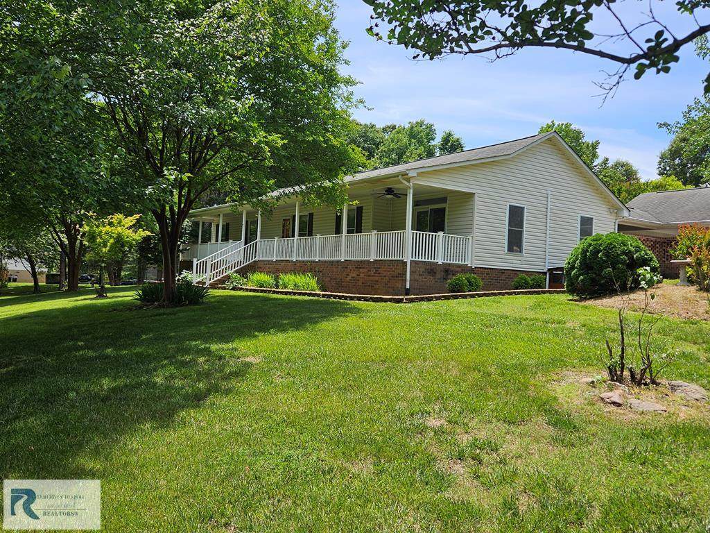 200 Cedar Crest Ln - Photo 1