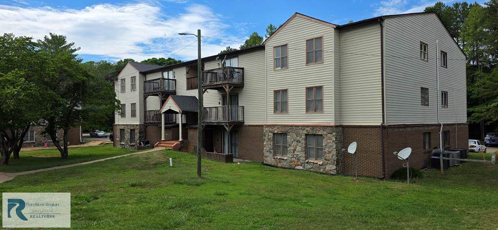 215 A Seminole Trl - Photo 1