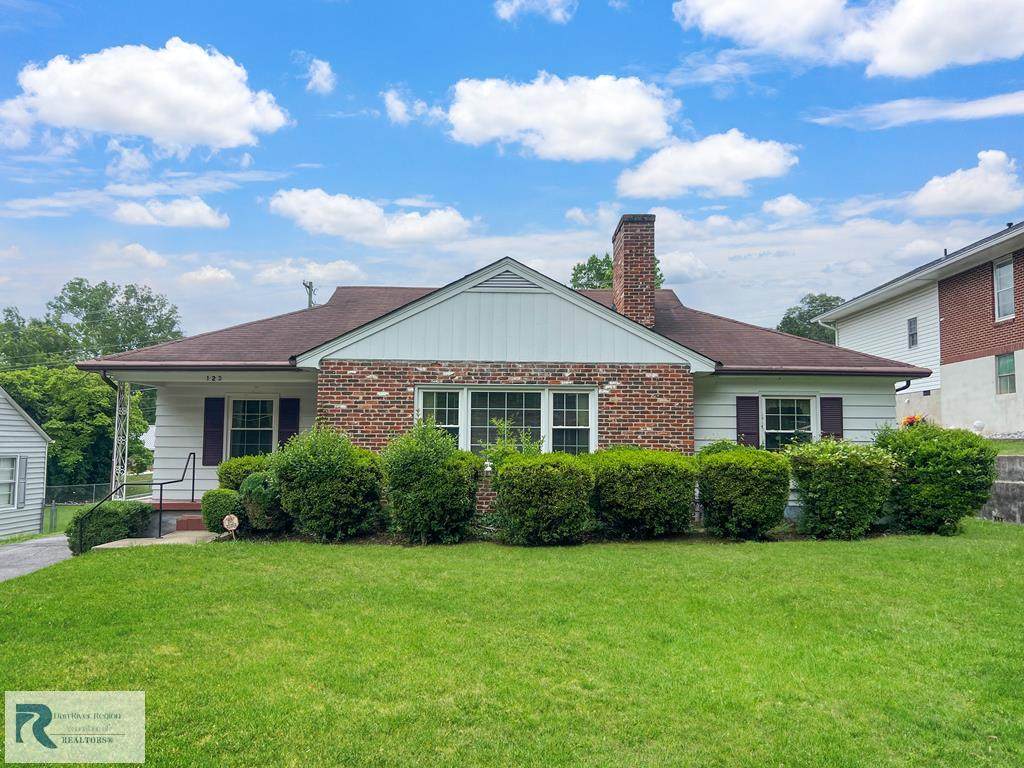 123 Grove Park Cir - Photo 1
