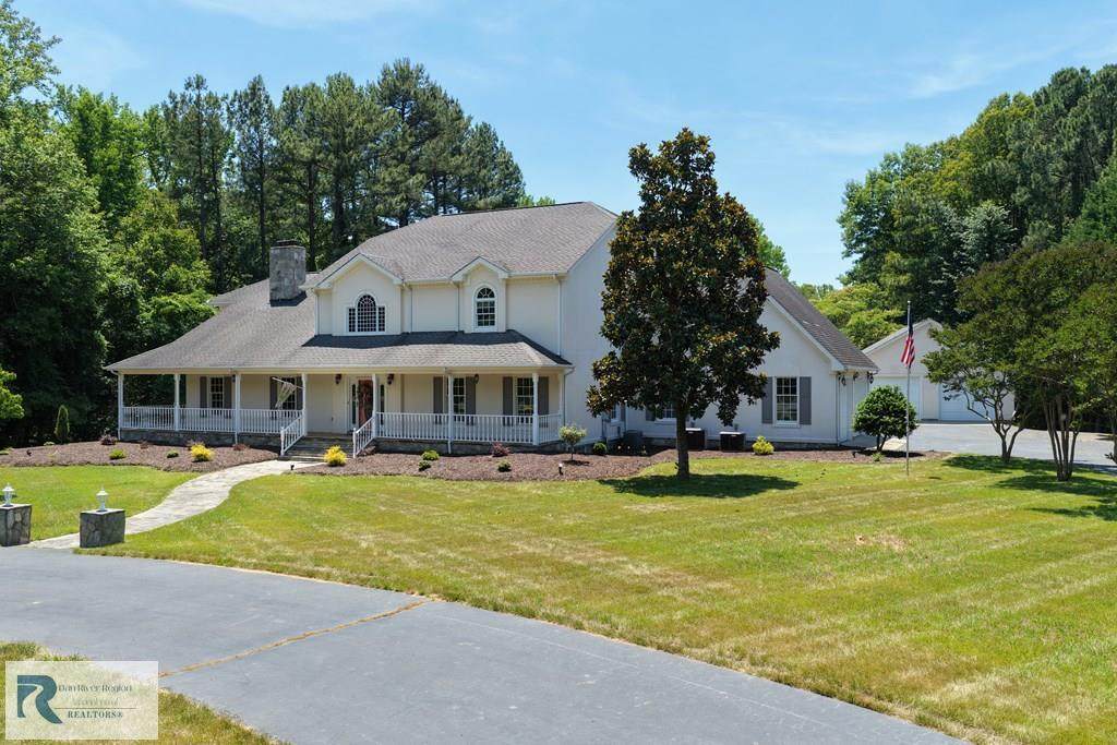 880 Robertson Ln - Photo 1