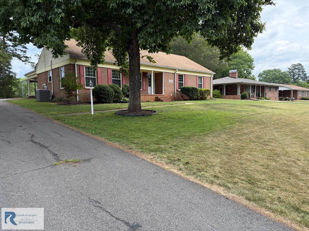 102 White Oak Dr - Photo 1