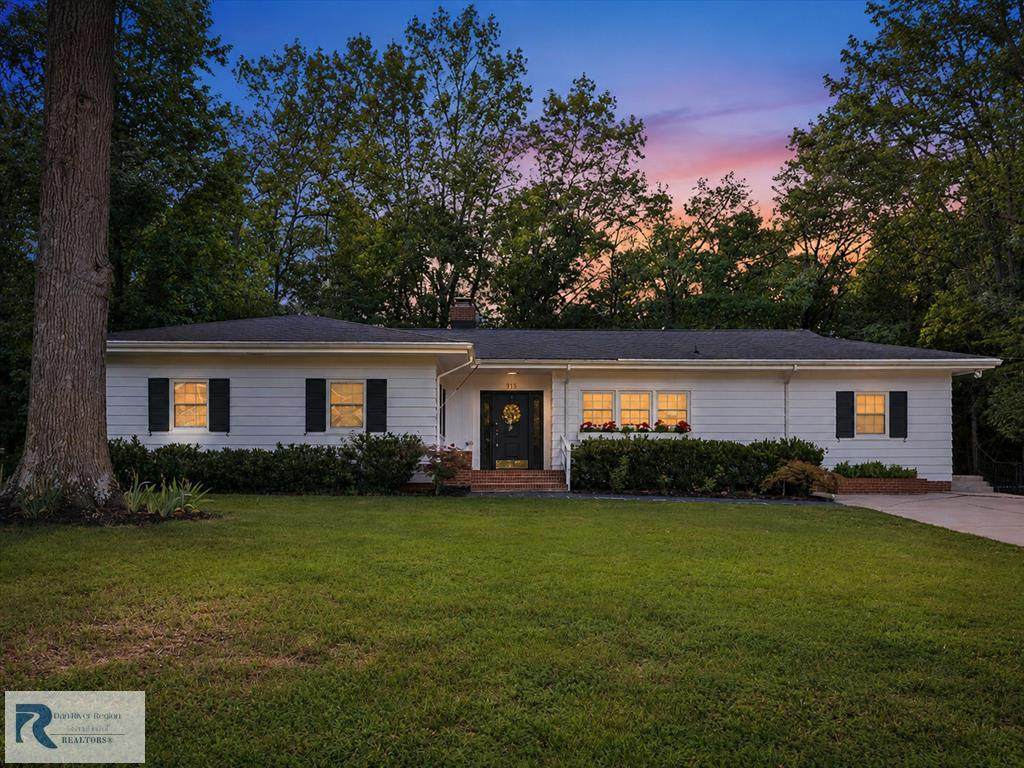 315 Peach St - Photo 1