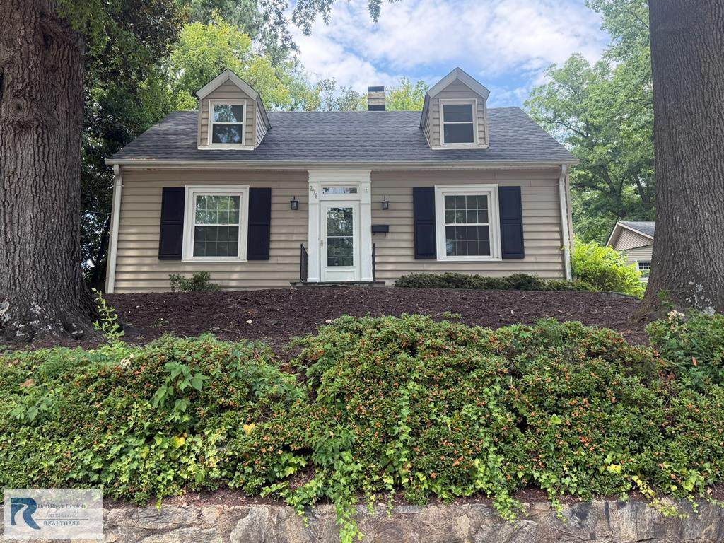 208 Woodland Dr - Photo 1