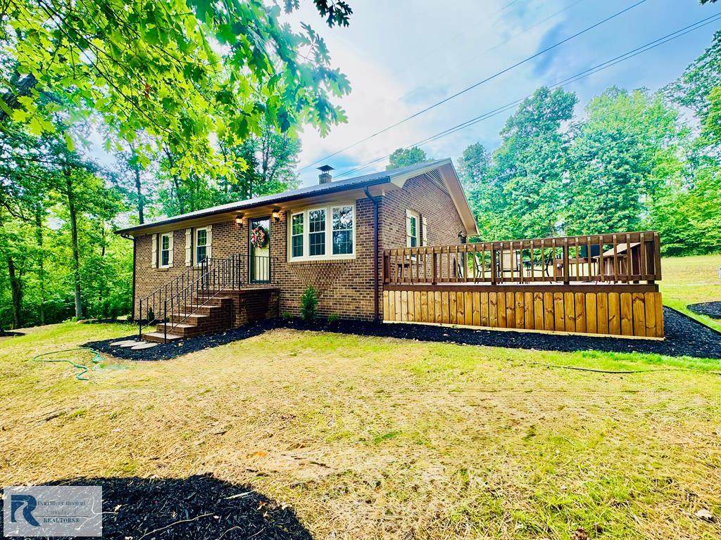 3146 Tom Fork Rd - Photo 1