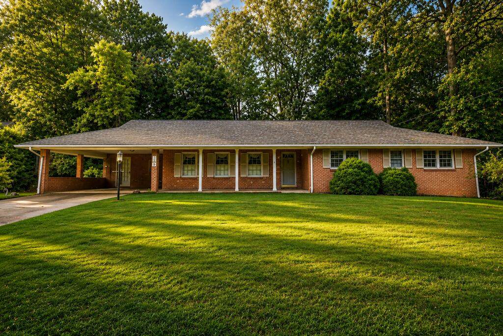 219 Mowbray Arch - Photo 1