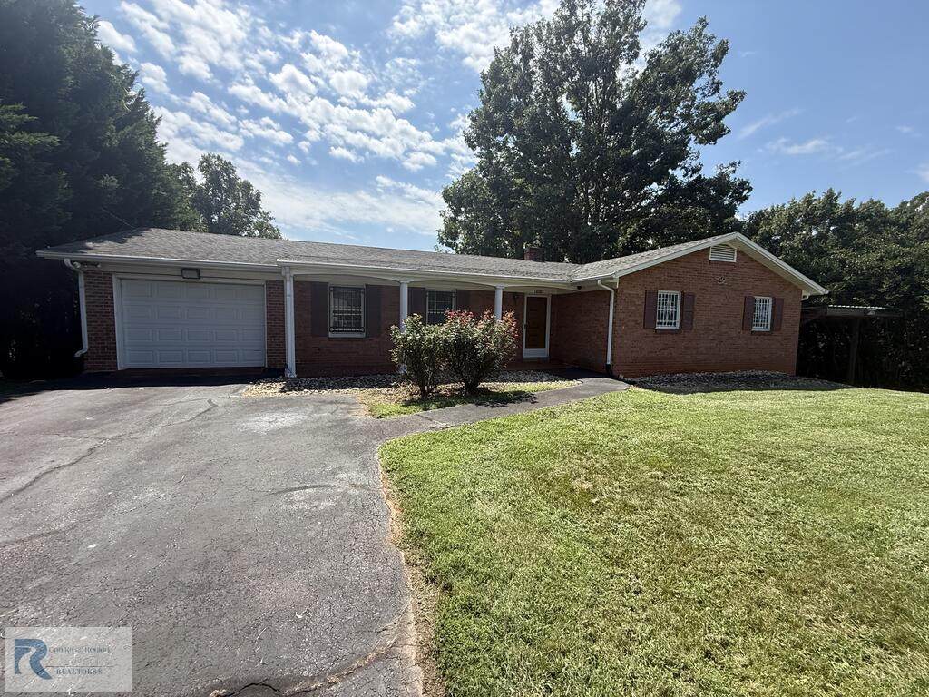 3733 Longview Dr - Photo 1
