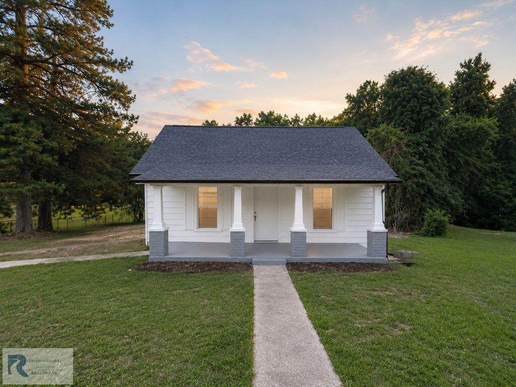 213 Kinzer Ave - Photo 1